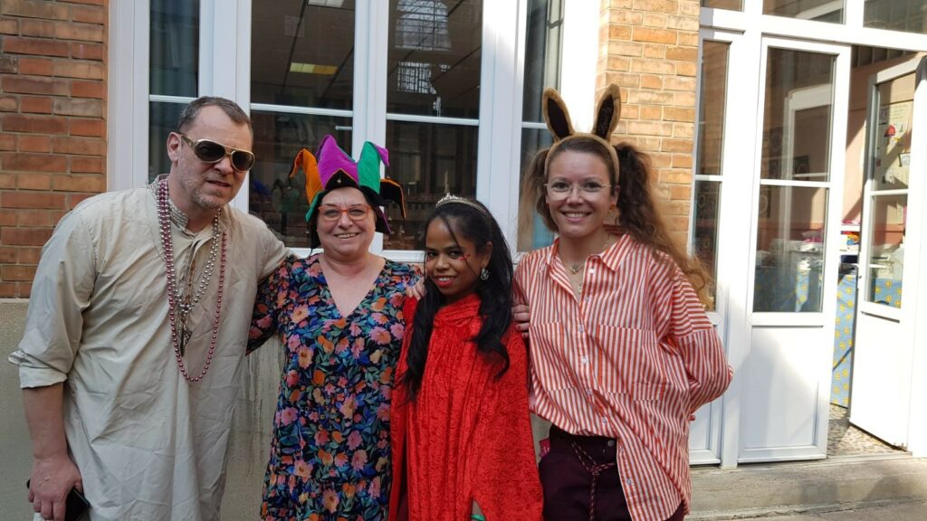 le-carnaval-sinvite-a-lecole